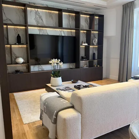 Apartment La By Luxuruhomesweethome Center