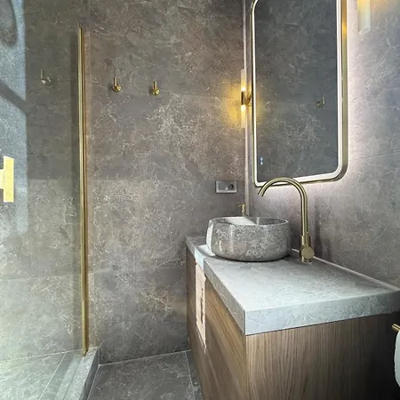 La By Luxuruhomesweethome Center * Cannes