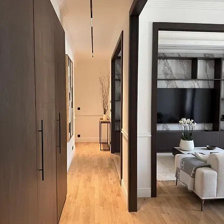 La By Luxuruhomesweethome Center * Cannes